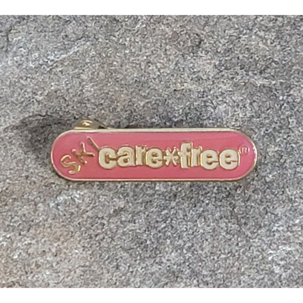 SKI Care Free Resorts Love Skiing Sport Vintage Souvenir Travel Lapel Hat Pin